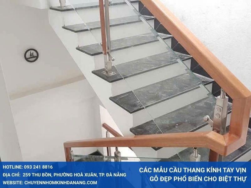 Các mẫu cầu thang kính tay vịn gỗ đẹp phổ biến cho biệt thự
