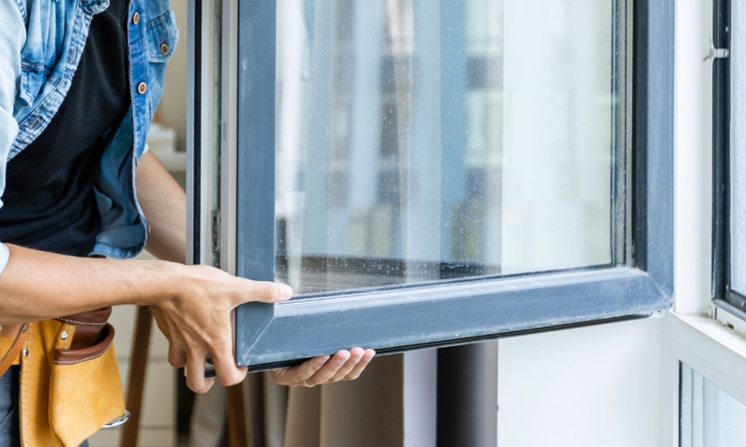 Đánh giá kỹ trước khi sửa giúp bảo vệ cửa và tiết kiệm thời gian, chi phí 