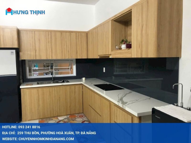 Dự án kính ốp bếp màu đen
