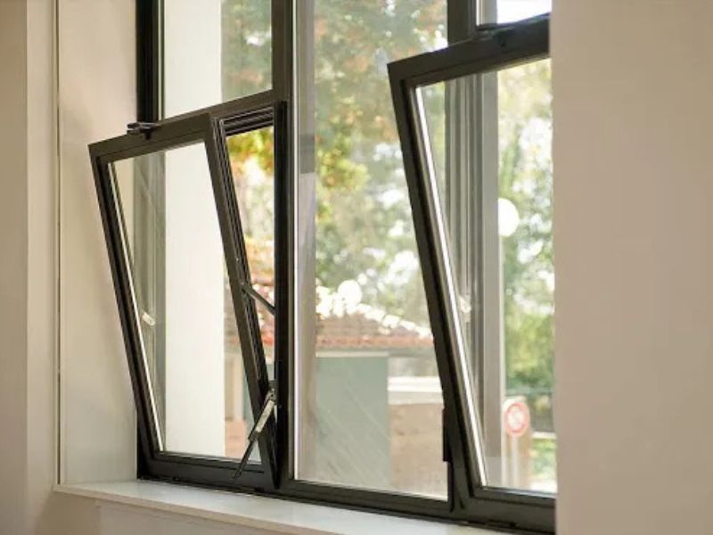 Cửa sổ nhôm kính mở hất